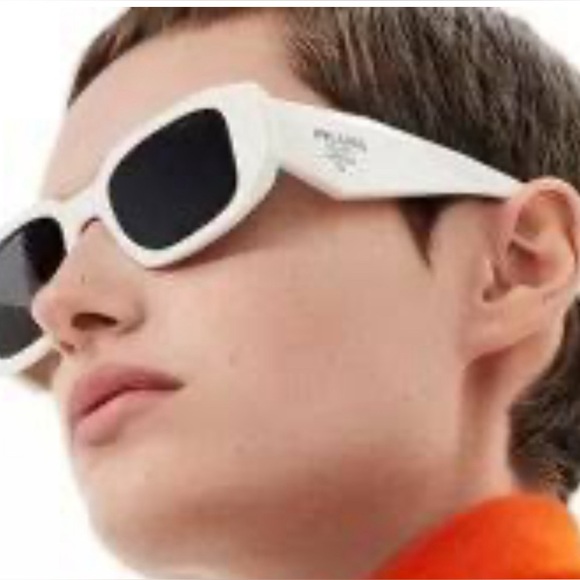 Prada designer sunglasses - Picture 6 of 9